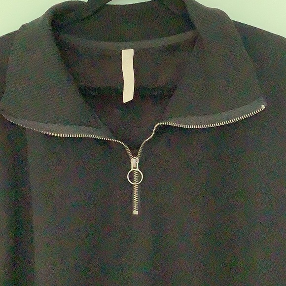 NWOT - Athleta Cozy Karma 1/4 Zip Pullover - black - size XLT - Picture 6 of 15